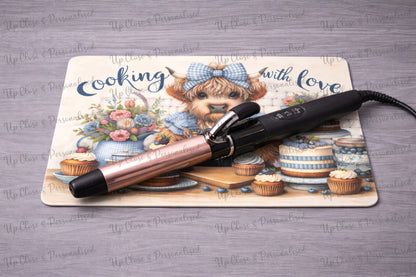 Cooking With Love Highland Cow Glass Chopping Board & Heat Protection Mat – 28 x 20cm