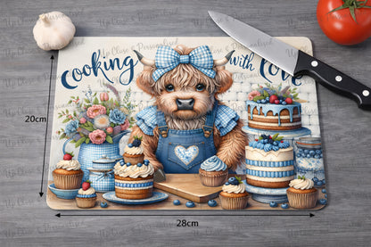 Cooking With Love Highland Cow Glass Chopping Board & Heat Protection Mat – 28 x 20cm